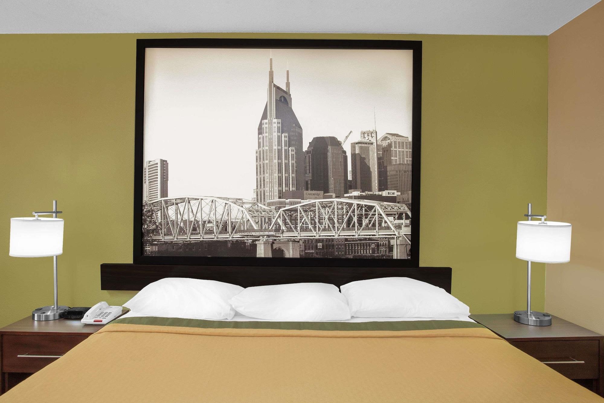 Super 8 By Wyndham Nashville West Exterior photo