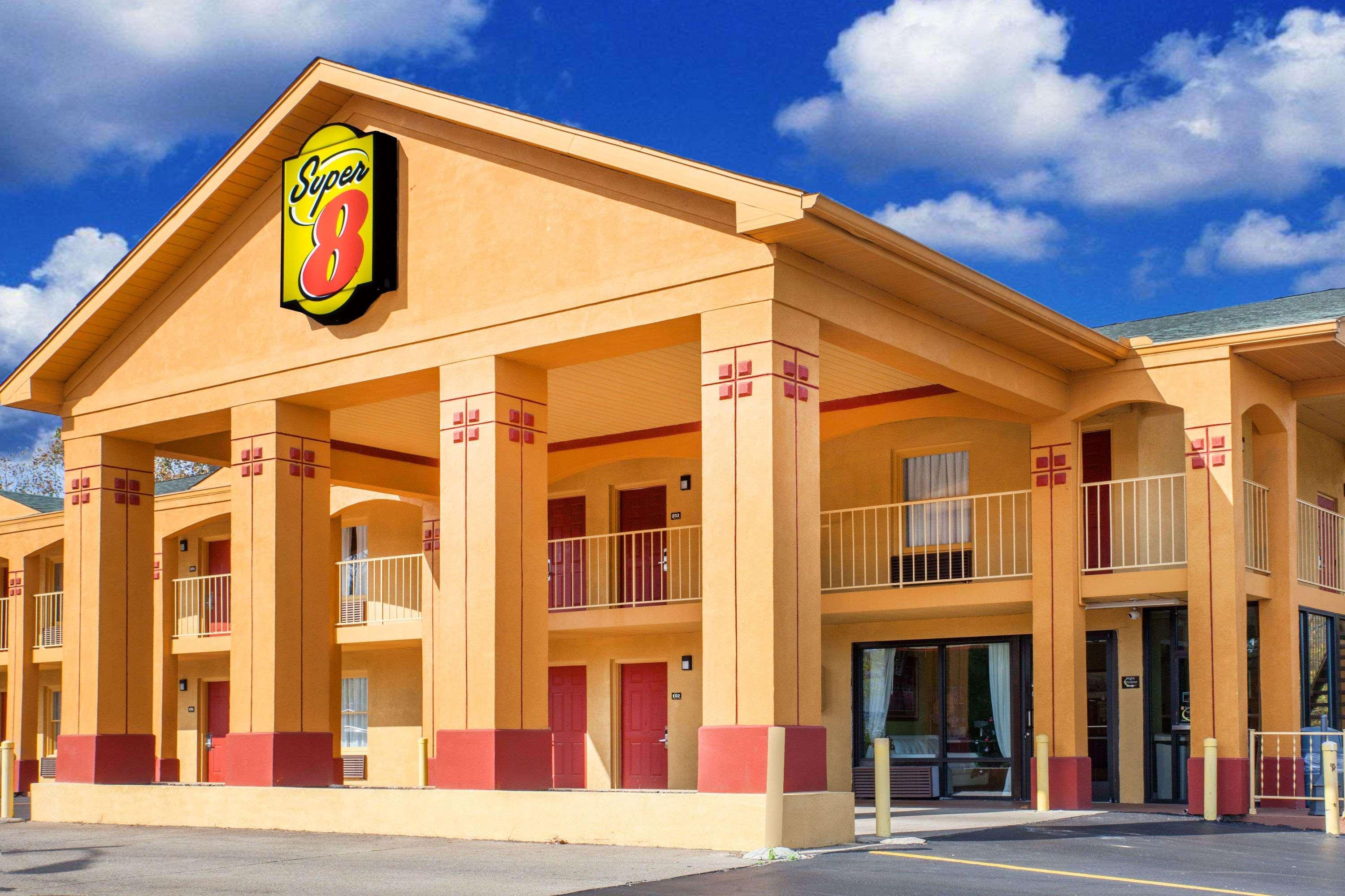 Super 8 By Wyndham Nashville West Exterior photo