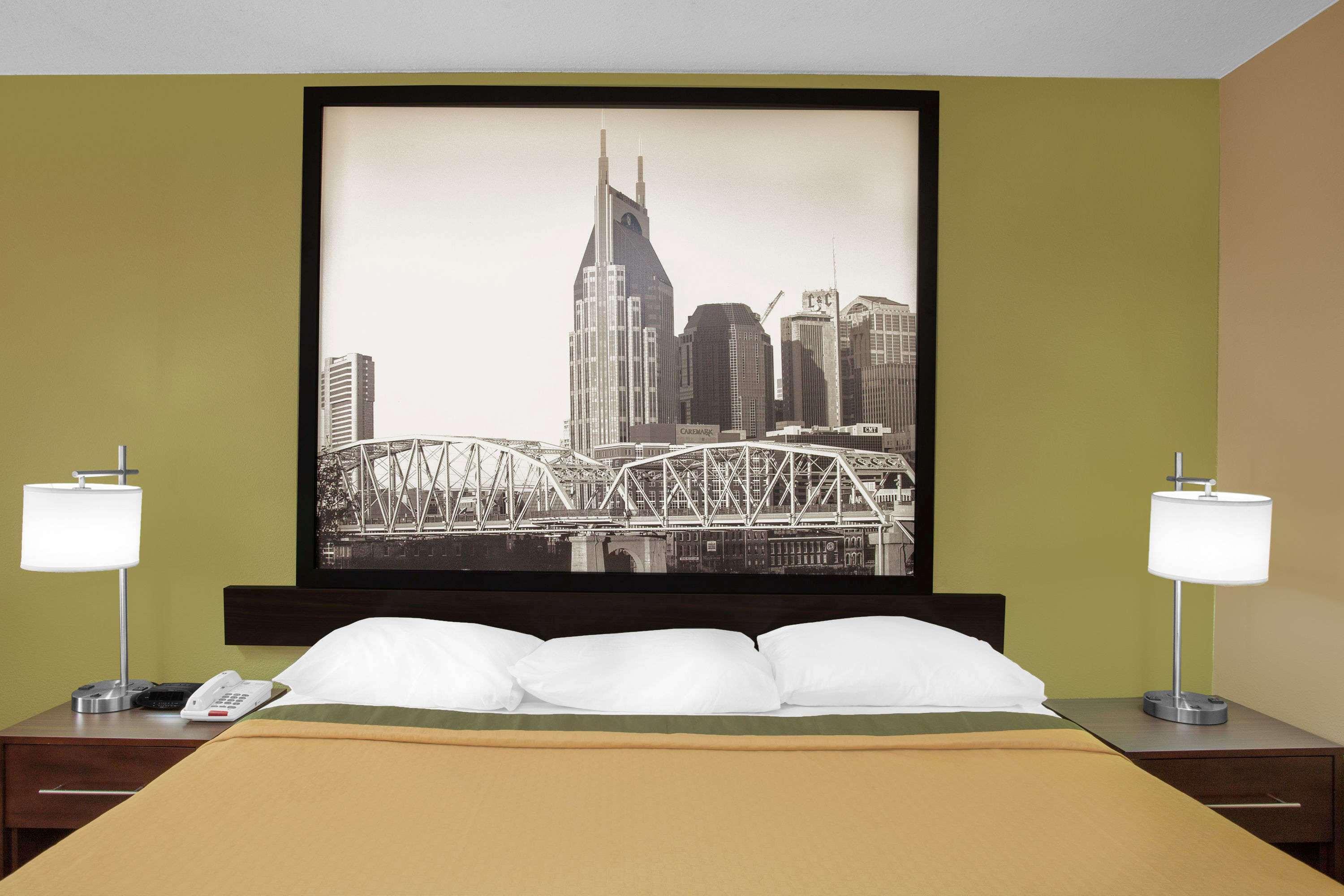 Super 8 By Wyndham Nashville West Exterior photo